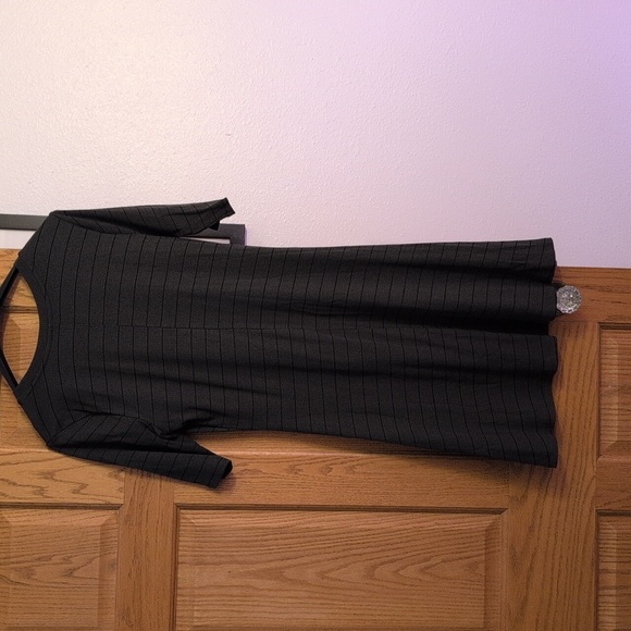 Old Navy Olive Ribbed Dress - Picture 6 of 7